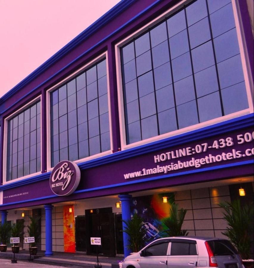 Biz Hotel Batu Pahat Extérieur photo