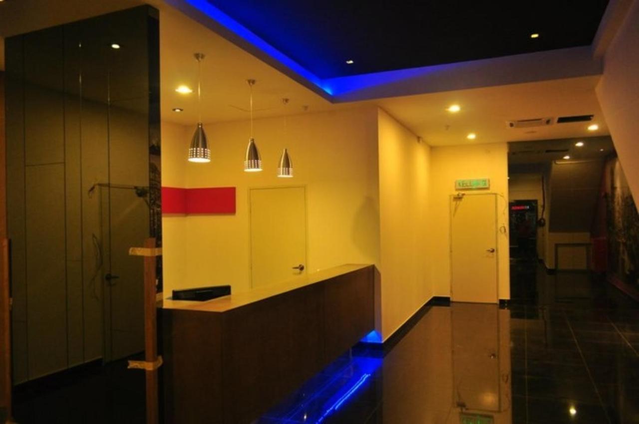 Biz Hotel Batu Pahat Extérieur photo