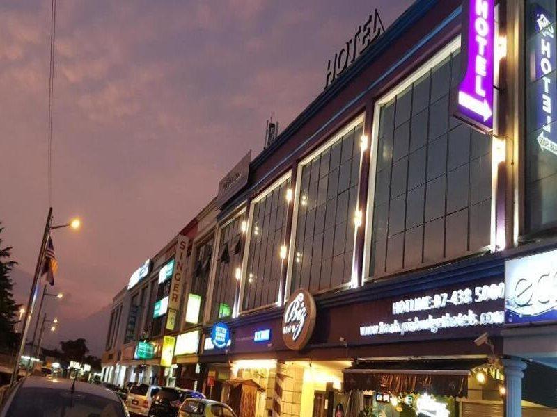 Biz Hotel Batu Pahat Extérieur photo