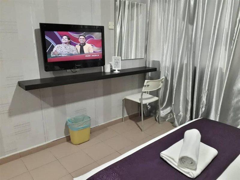 Biz Hotel Batu Pahat Extérieur photo