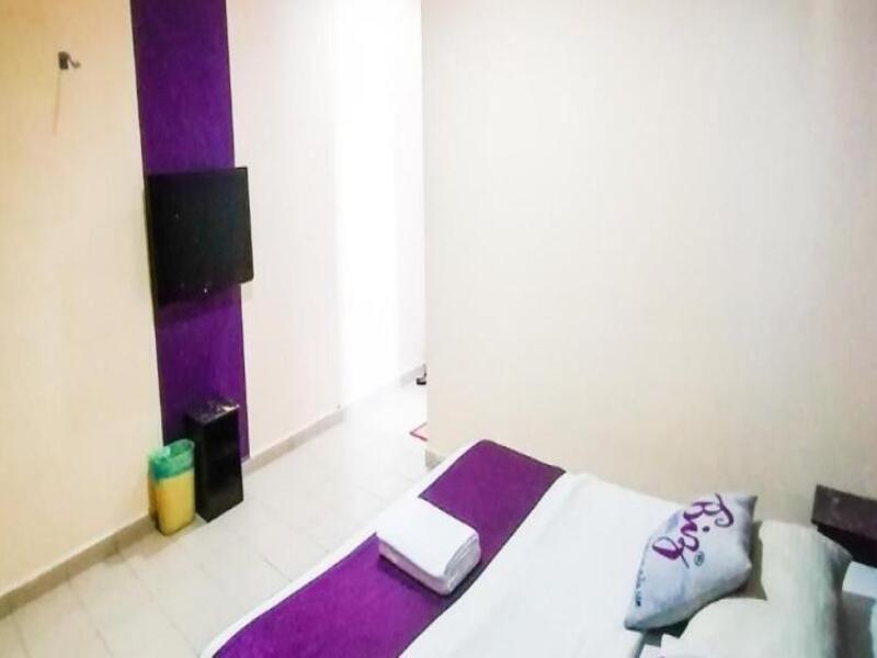 Biz Hotel Batu Pahat Extérieur photo
