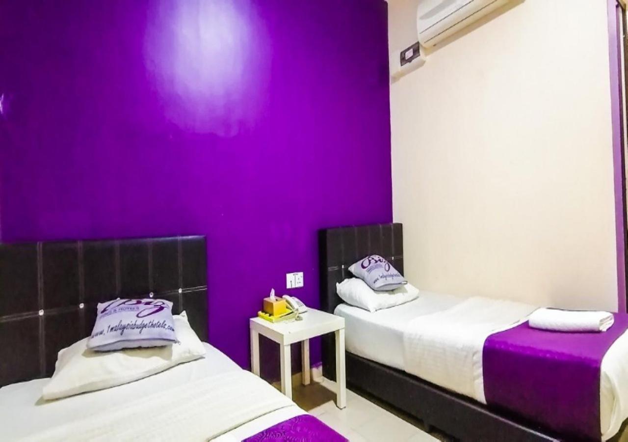 Biz Hotel Batu Pahat Extérieur photo